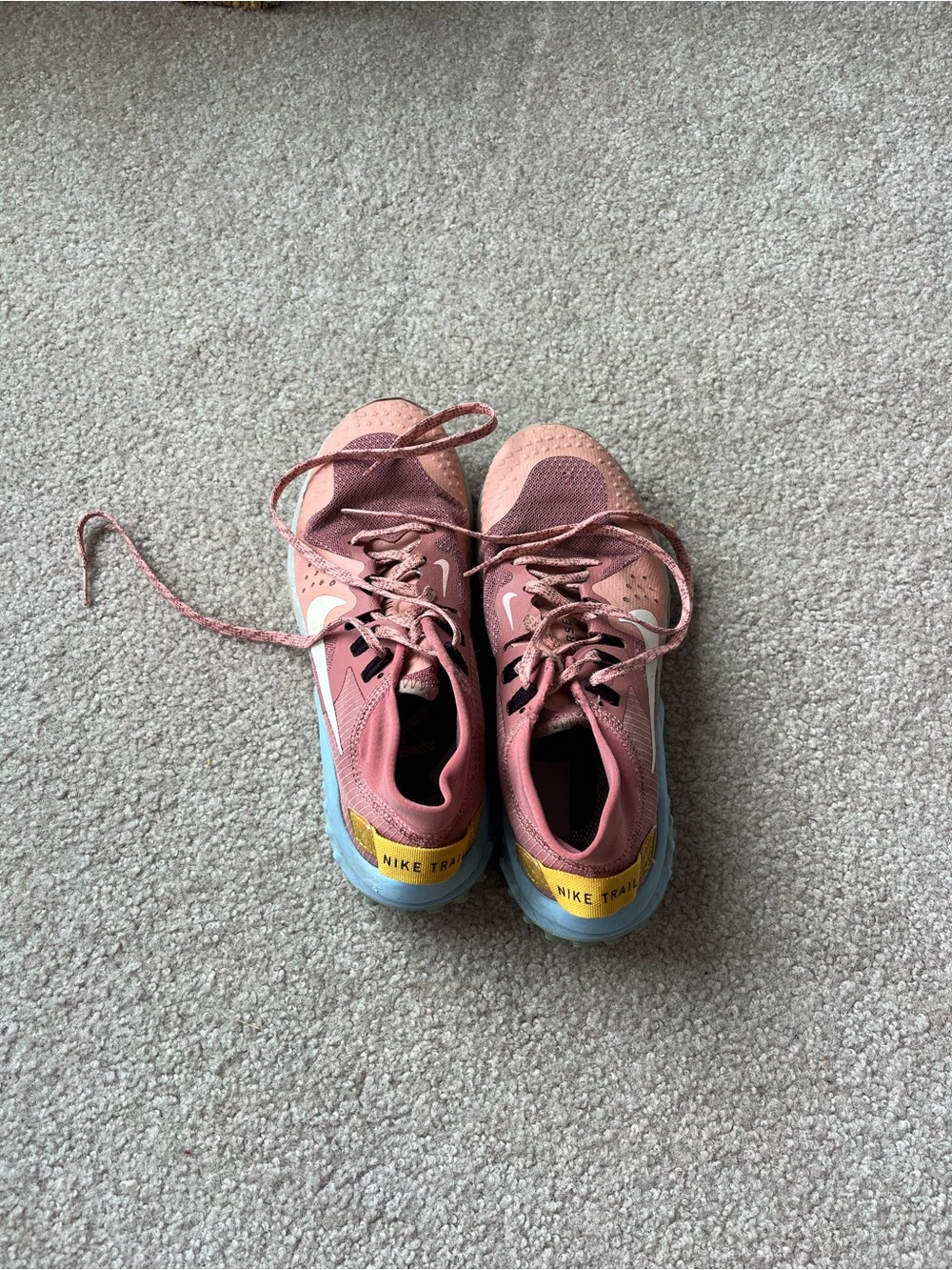 Nike Wildhorse 6 trail running shoes in "Canyon Pink Quartz"